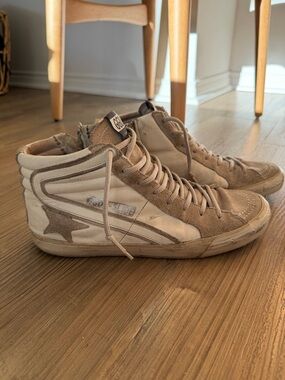 Golden Goose High-Top Star Accent Sneakers in gray and White size 38 (US 8)